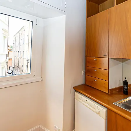 Kori Maison Fontana Di Trevi Apartmán *